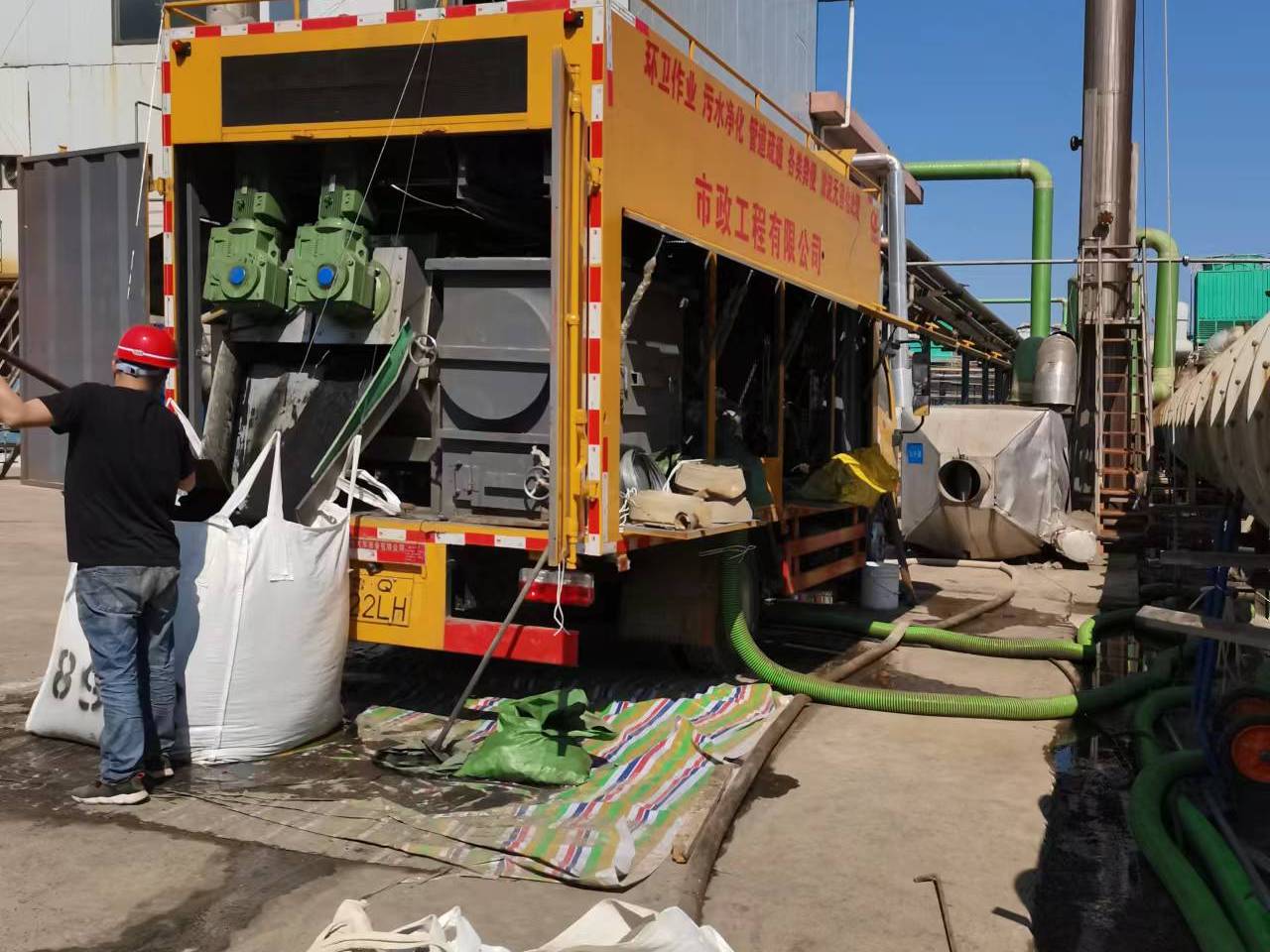 垫江淤泥压干处理